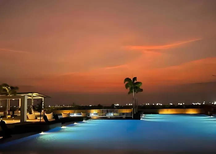 Apartment Playful 1br With Magnificant Bayview Garden View Near Okada Solaire Aiports With Free Parking Manila