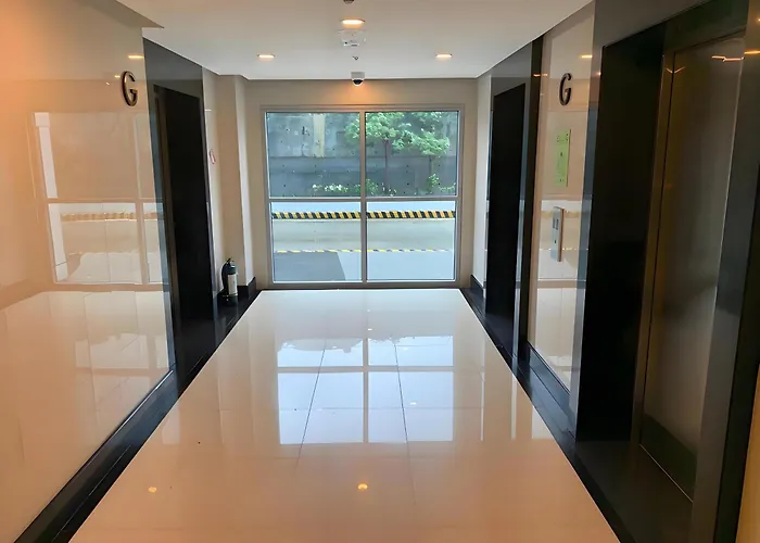 Apartment Playful 1br With Magnificant Bayview Garden View Near Okada Solaire Aiports With Free Parking Manila